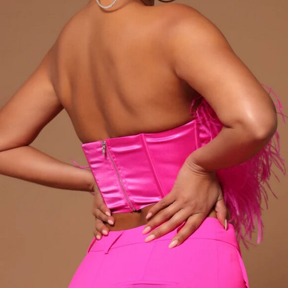 BRAND NEW Hot Pink Feather Top – Size Medium - Picture 5 of 5